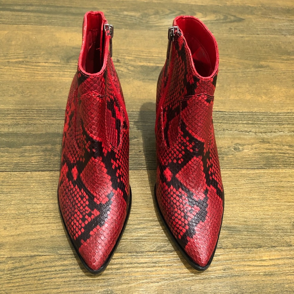 Vince Camuto Red Snakeskin Print Leather Booties Sz. 5
